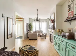 621 5 Bramhall Avenue image 1 of 20