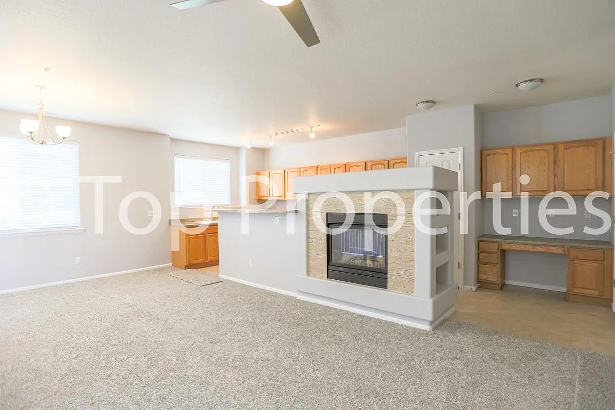 2 bed, 1148 sqft, $1,575 — Photo 2
