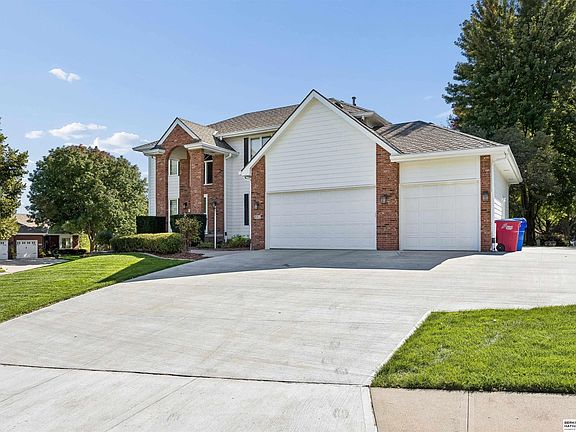 2nd image of 801 Graham Dr