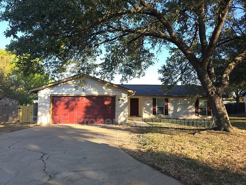304 McClendon Dr