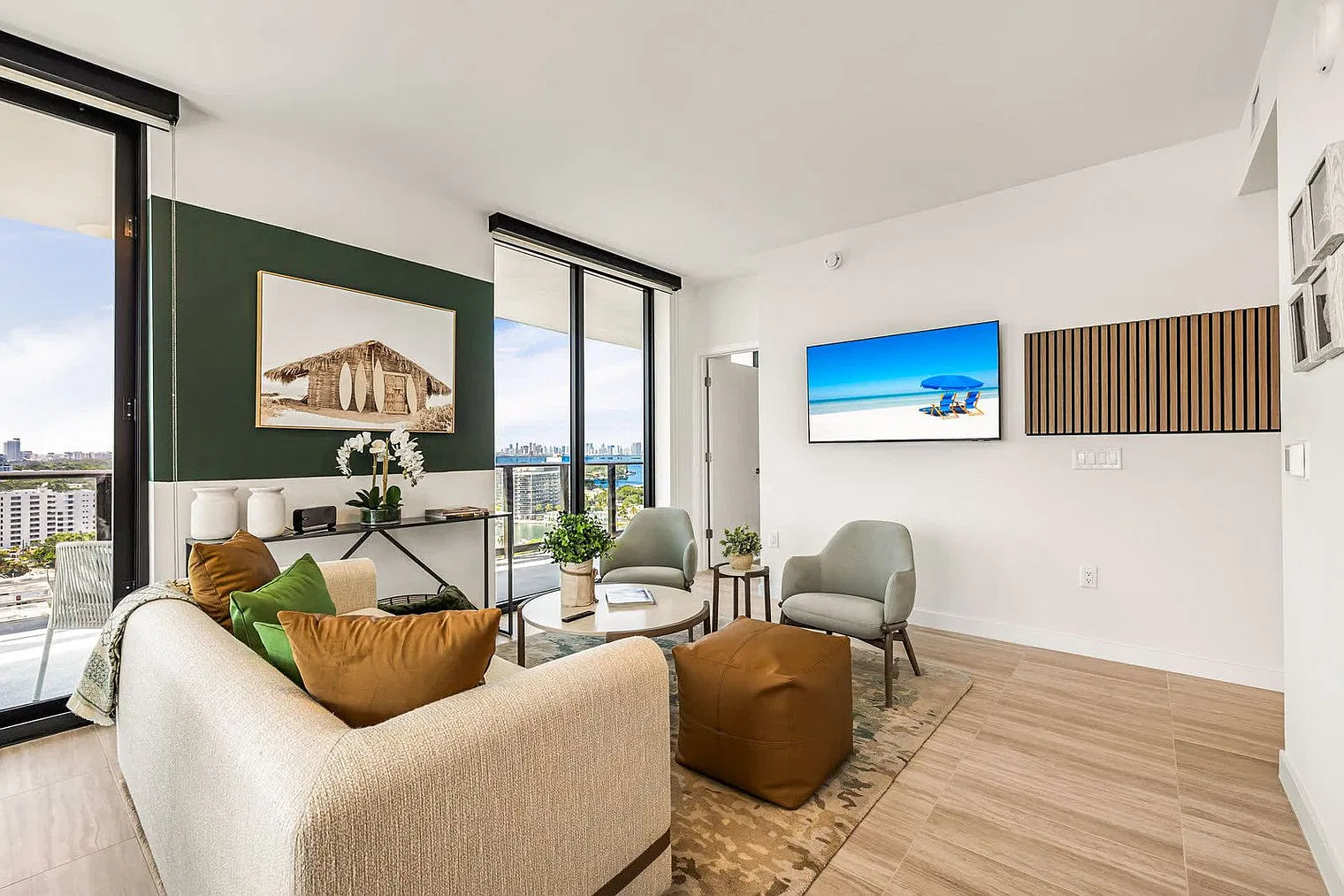 2 bed, 2.0 bath, 1517 sqft, $7,066 — Photo 4