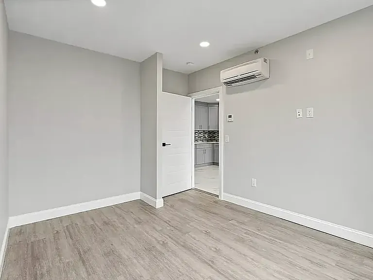 15002 Hillside Ave #709 — Photo 8