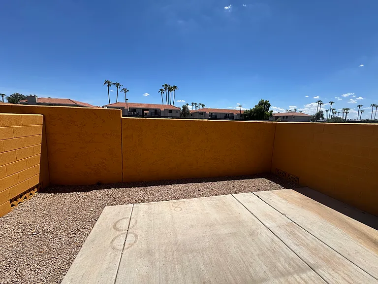 1115 E Cedar St — Photo 27
