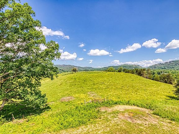 2nd image of 3609 Grassy Knoll Ct