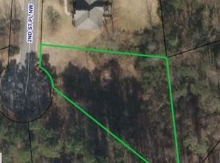 2822 2nd Street Pl NW, Hickory, NC 28601