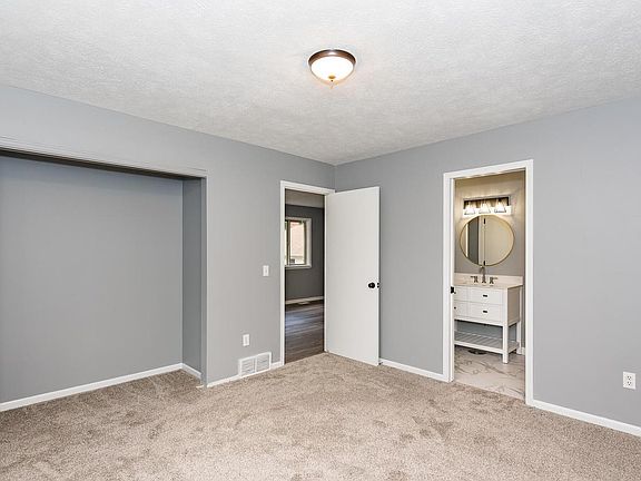 5th image of 1944 Ball Ave NE #1