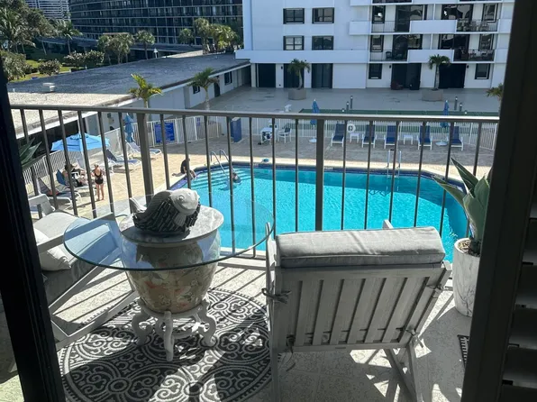 1208 Marine Way #204, North Palm Beach, FL 33408