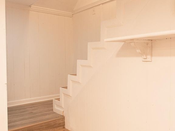 4th image of 132 Pine Tree Cir