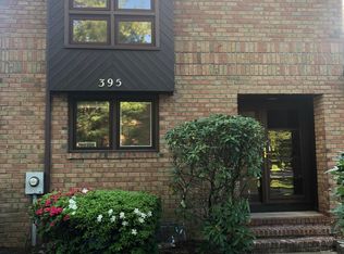 395 Willowbrook Dr, North Brunswick, NJ 08902