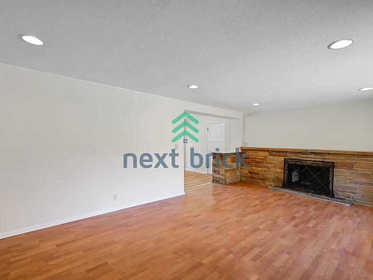 16511 22nd Ave NE — Photo 4