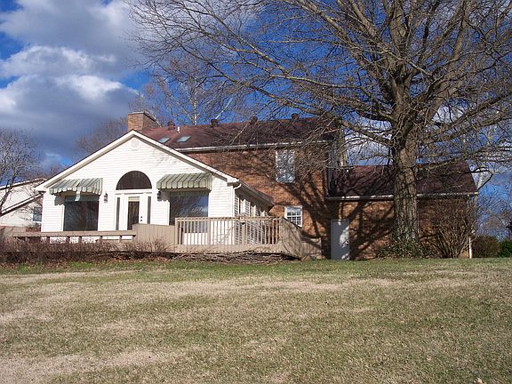 3rd image of 7625 Staffordshire Dr