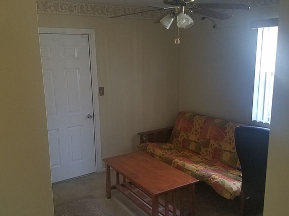 4th image of 19 Lake Pl