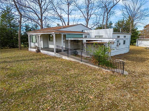 3rd image of 6652 Parkview Ave