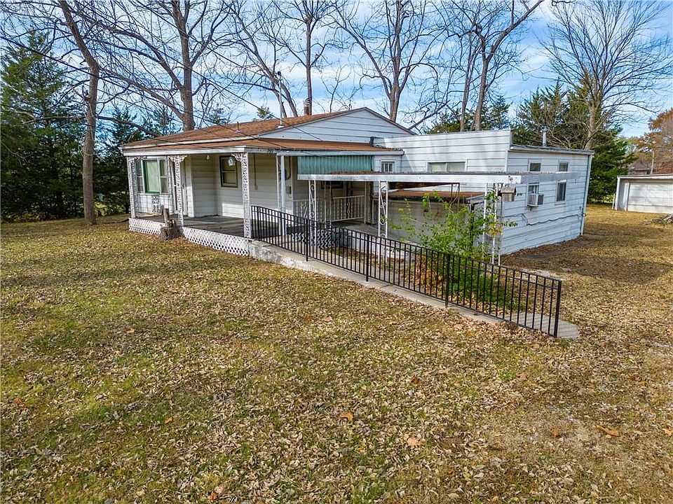 6652 Parkview Ave, Kansas City, KS 66104 | Zillow