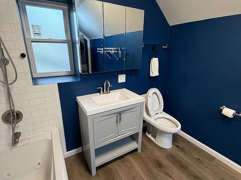 44 Lowell Pl #2 — Photo 2