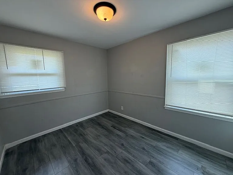 308 Lanark Rd — Photo 15