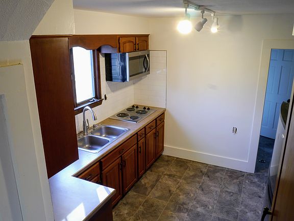2nd image of 215 Northampton Rd