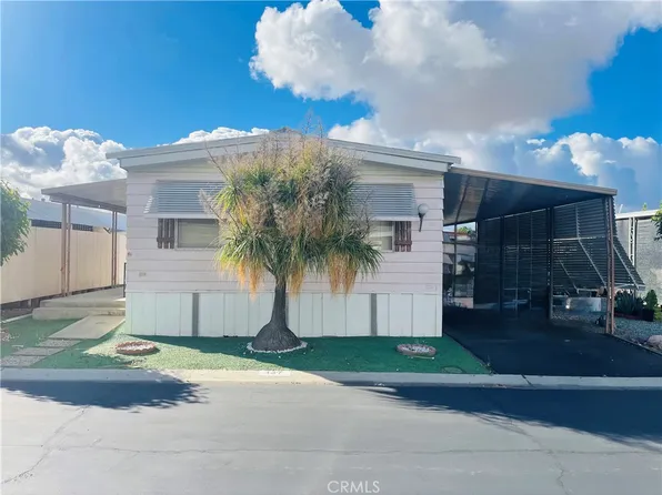 575 S Lyon Ave Space 137, Hemet, CA 92543