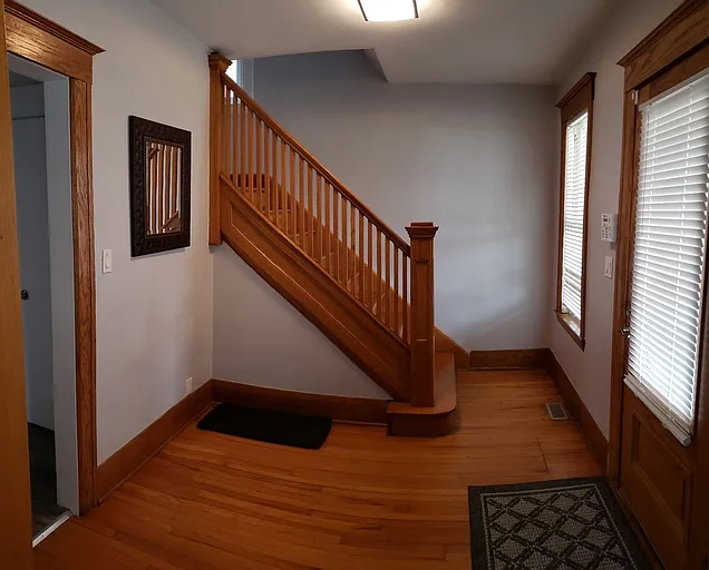 473 Erie St E #1A — Photo 2