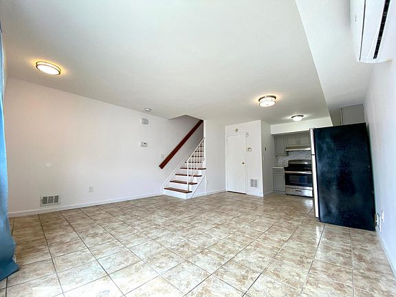 3rd image of 401A Weser Ave