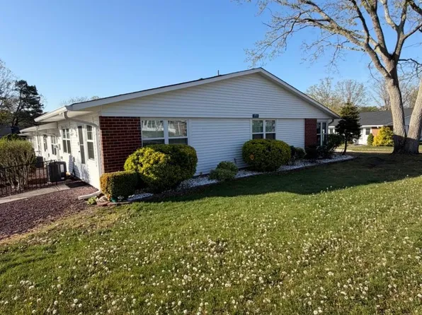 874A Balmoral Court, Lakewood, NJ 08701