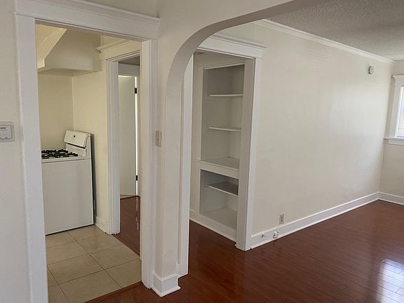4th image of 5554 Romaine St