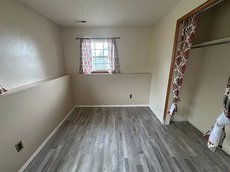 102 Comanche Ct — Photo 7