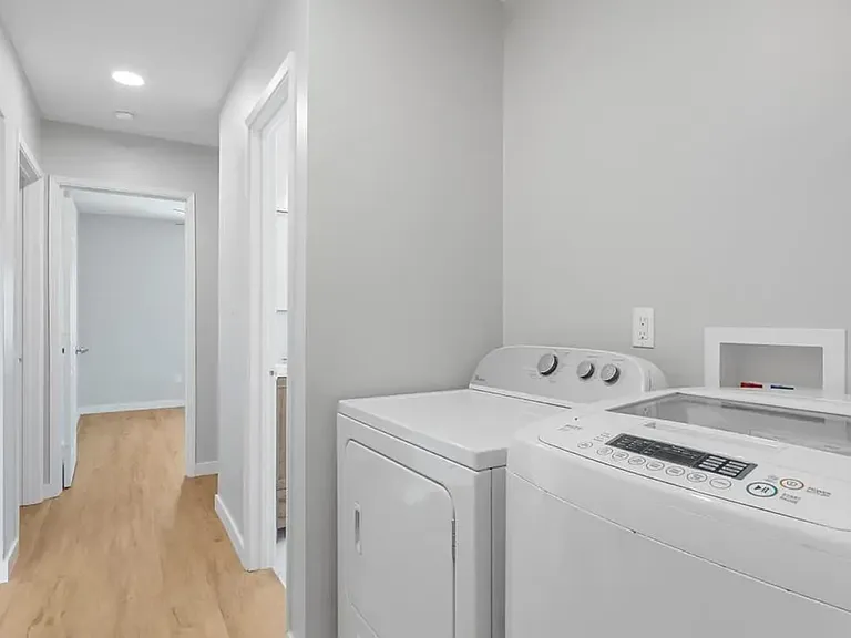 1134 Atwater St — Photo 4