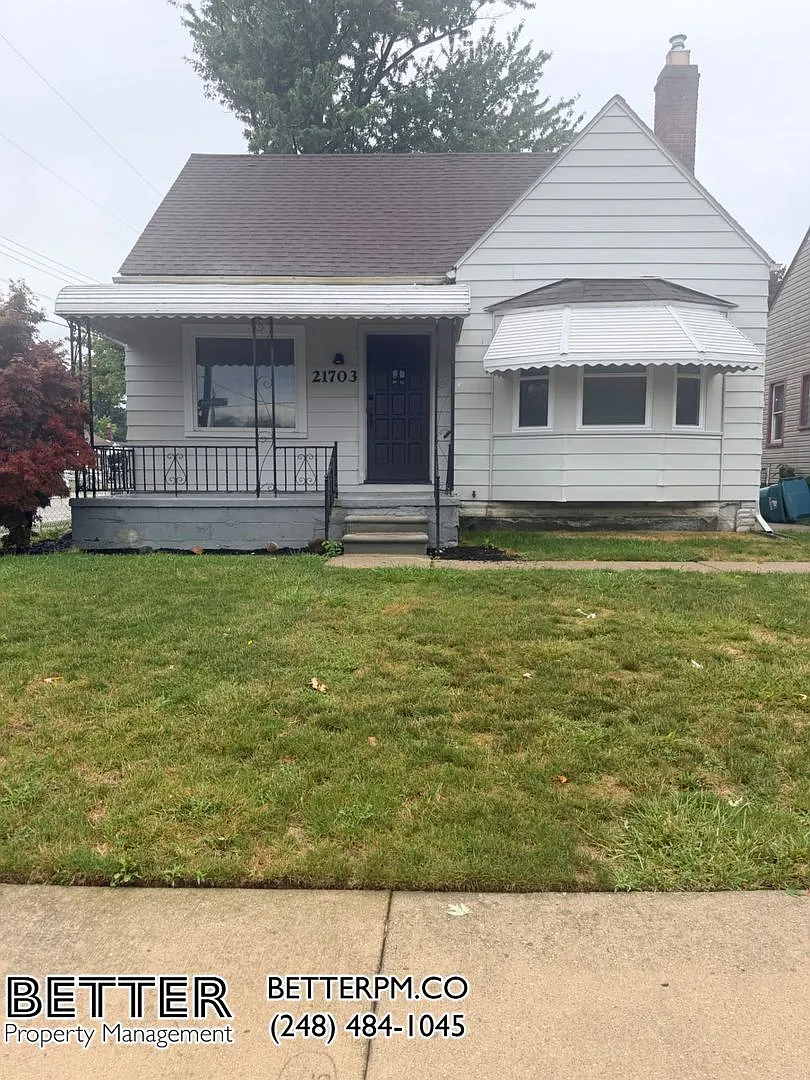 Single Family - Corner House — Photo 1