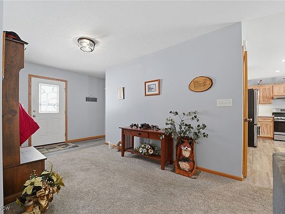 3rd image of 5202 E Union Rd