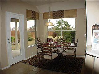 5th image of 2817 Thorncreek Ln