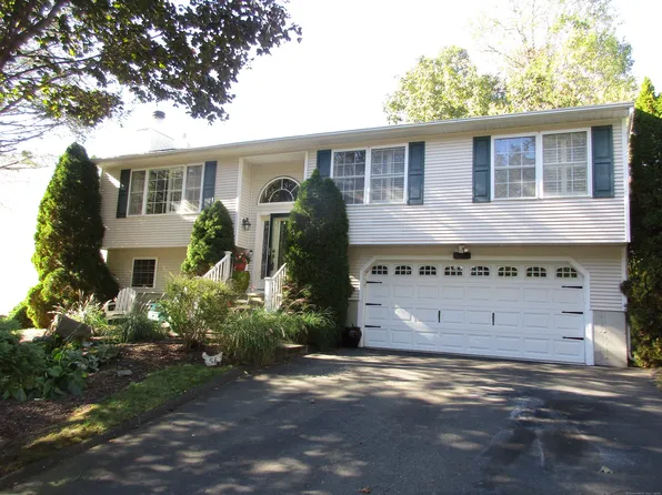 56 Down Draft Circle, West Haven, CT 06516