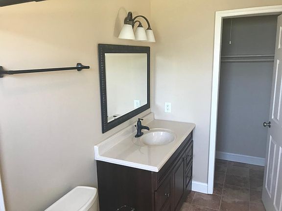 2nd image of 455 Bayberry Dr