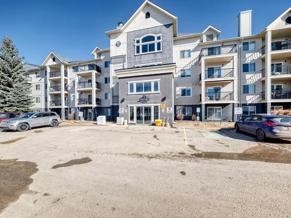 592 Hooke Rd NW #218, Edmonton, AB T5A 5H2