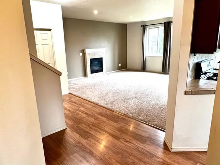 4303 NE 136th Ave — Photo 2