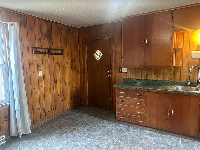 2214 California St NE — Photo 27