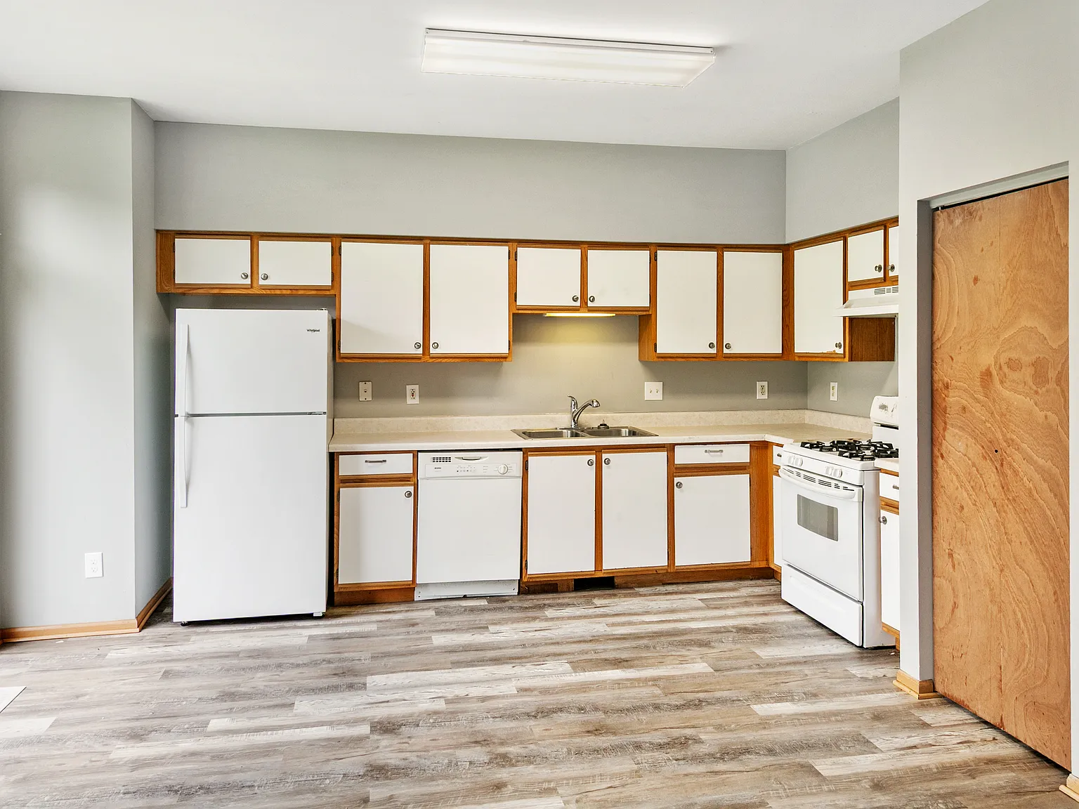 3 bed, 2.5 bath, 1784 sqft, $2,445 — Photo 3