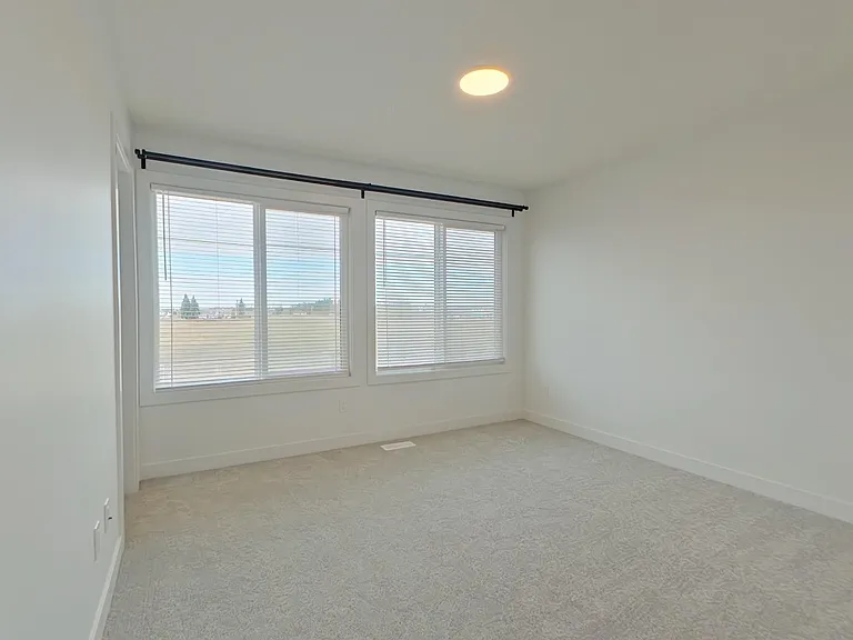 1037 Aster Blvd NW — Photo 8
