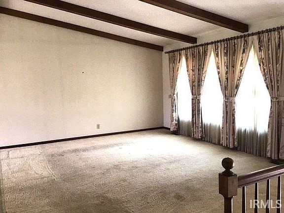 4th image of 3587 Canterbury Dr