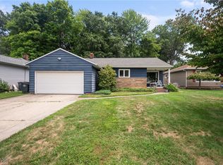1143 Hansford Rd, Lyndhurst, OH 44124