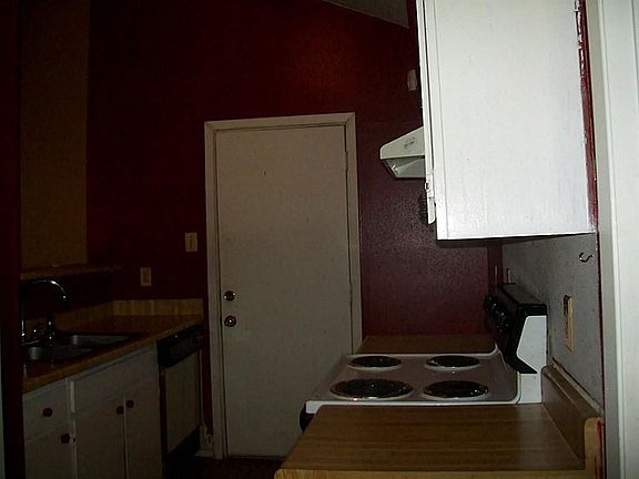 3rd image of 10003 Bell Towne Dr