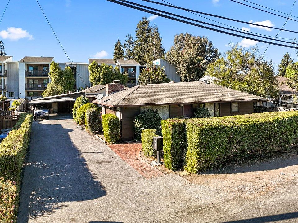 1st image of 42 Oakwood Dr
