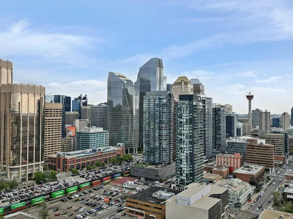 1010 6th St SW #1405, Calgary, AB T2R 1B4