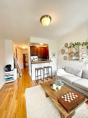 Rented by Oxford Property Group | media 12