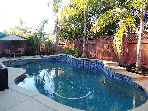 3rd image of 233 Wildflower Dr