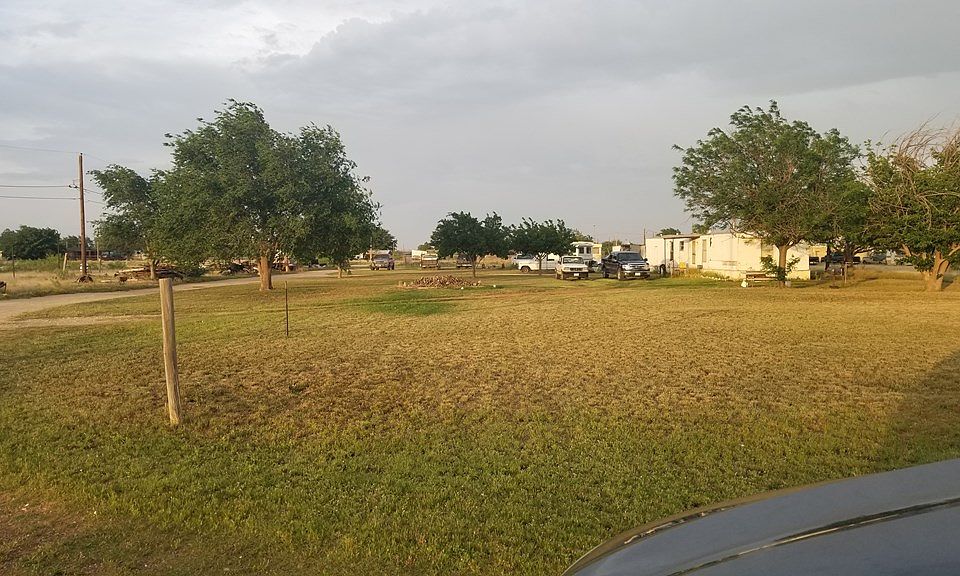 2nd image of 939 SE 1401st