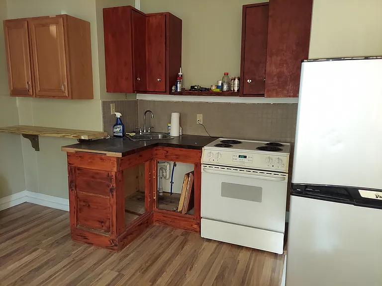 301 W Broad St #1A — Photo 5