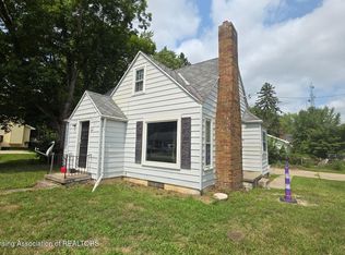 954 Daisy Ln, East Lansing, MI 48823