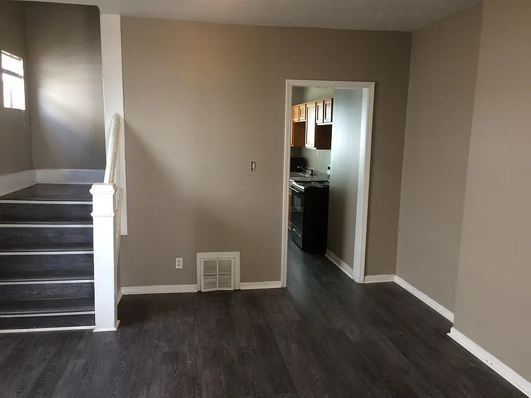 1103 N Keystone Ave — Photo 5