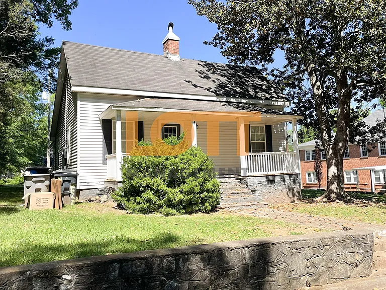 4 Pelzer St — Photo 2